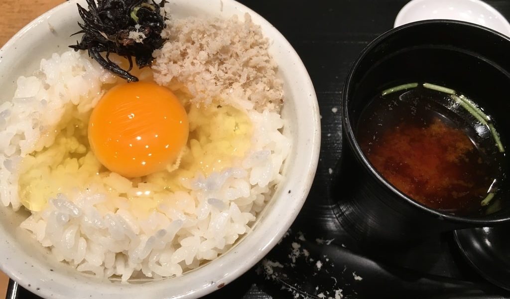 鯛茶福乃の卵かけご飯：鯛そぼろとひじきでアレンジ