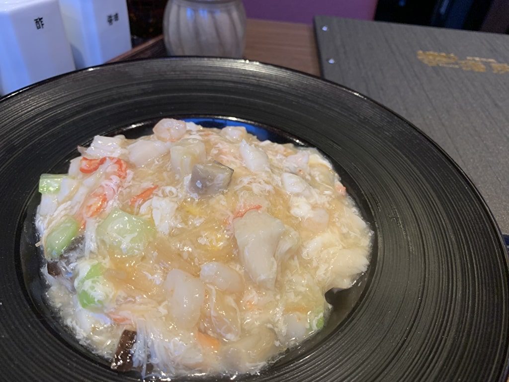 中国料理ファンファンの海鮮の塩味あんかけチャーハン
