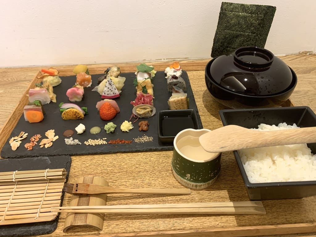 AWOMB烏丸本店の手織り寿司