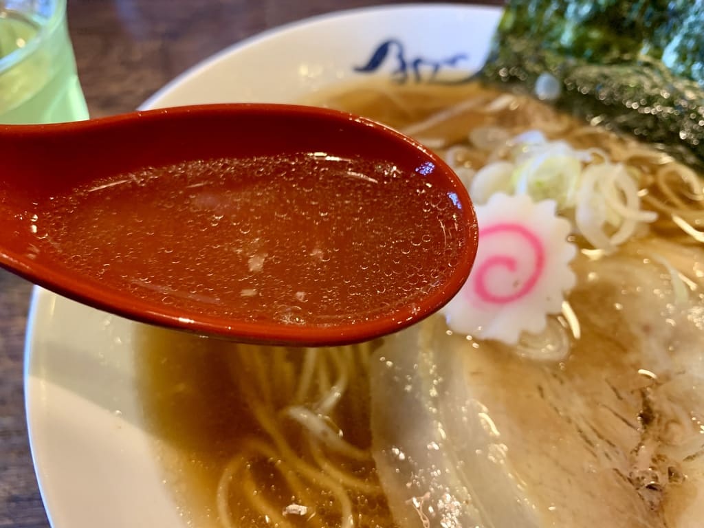 麺や紡の淡成らー麺スープ