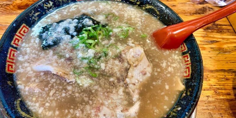 無鉄砲総本店のとんこつラーメンこってり