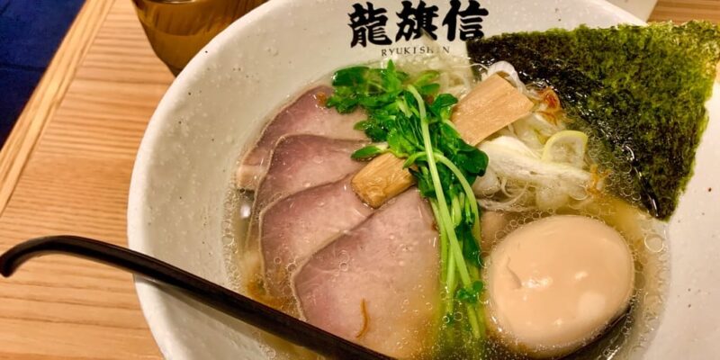 龍旗信LEOの塩ラーメンDX