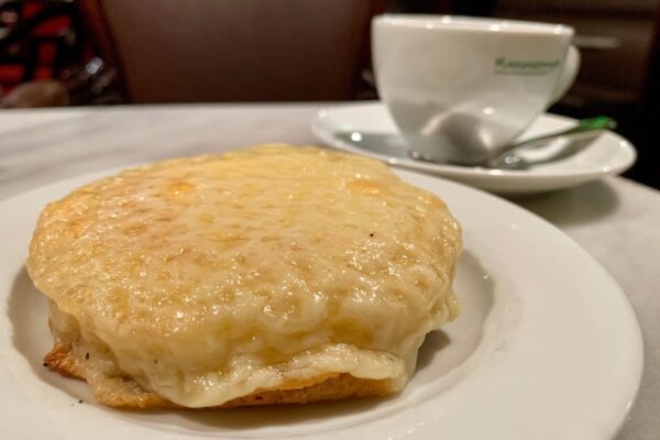 観音屋 元町本店のデンマークチーズケーキ