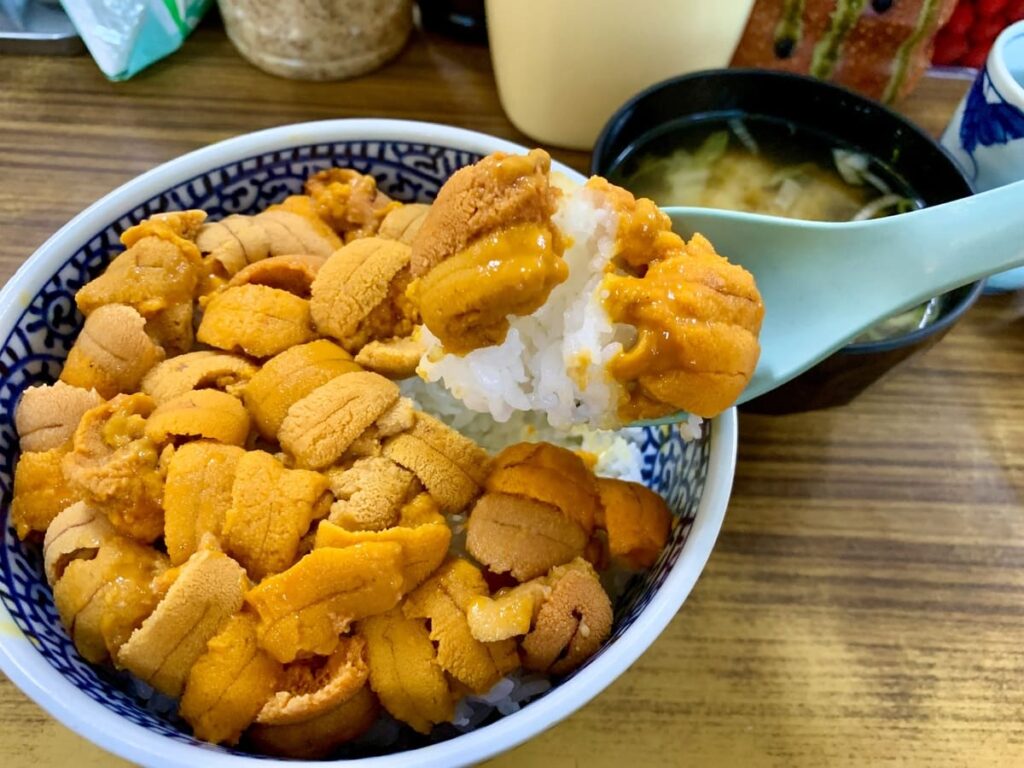 マルトマ食堂の特大生ウニ折丼実食