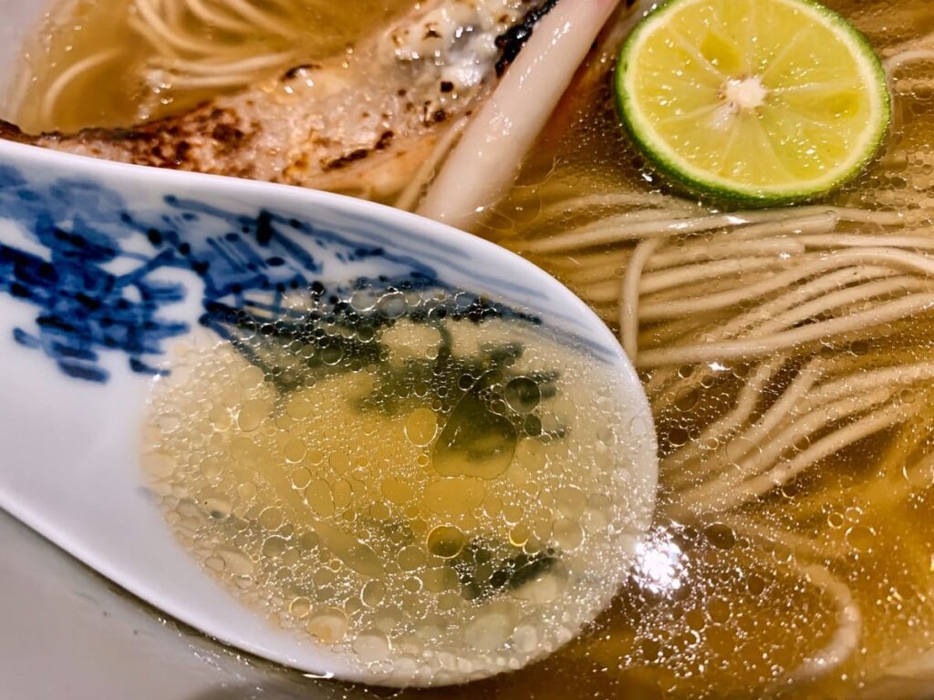 らーめん錦の鮭出汁塩らーめんスープ