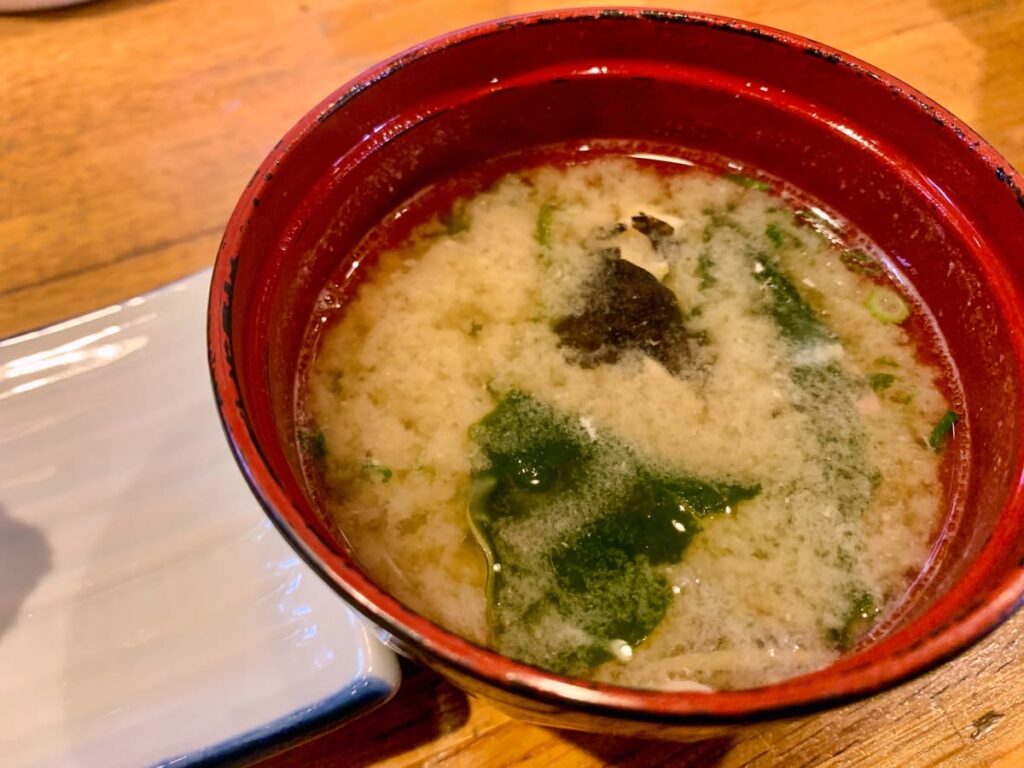穴子・活魚料理 でん助の味噌汁