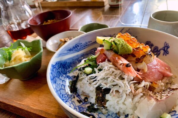 カジカフェの海鮮丼