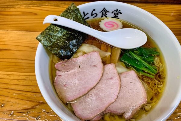 とら食堂の焼豚ワンタン麺近影3