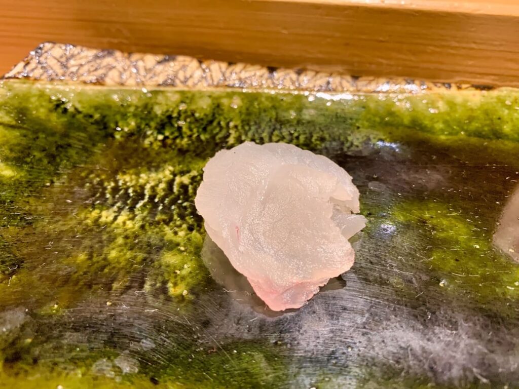 寿司割烹魚紋のクエの刺身