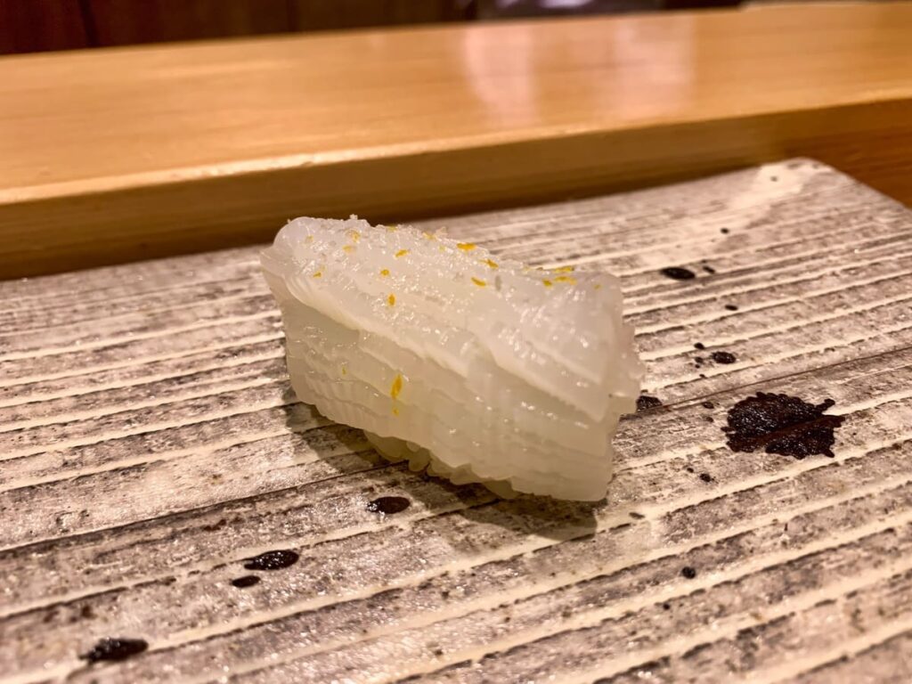 寿司割烹魚紋のアオリイカ