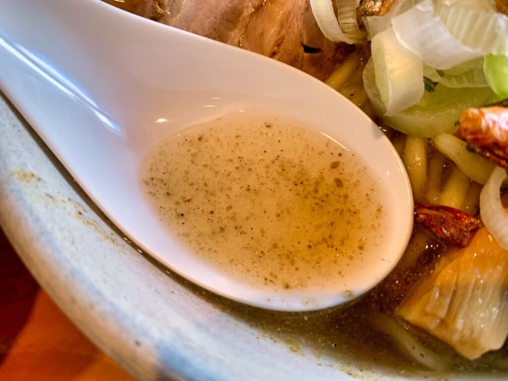 人類みな麺類 東京本店のらーめん骨スープ