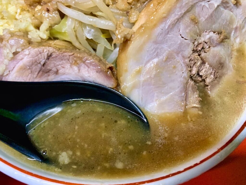 ラーメン二郎 京都店のラーメン(並)スープ