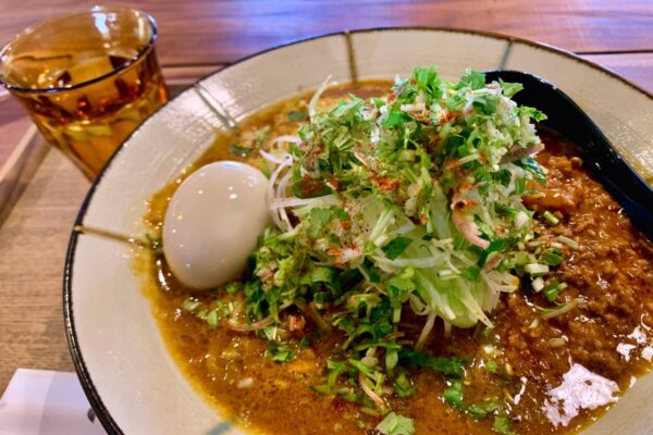 みつか坊主のエビ味噌カリーらーめん肉たまチー2