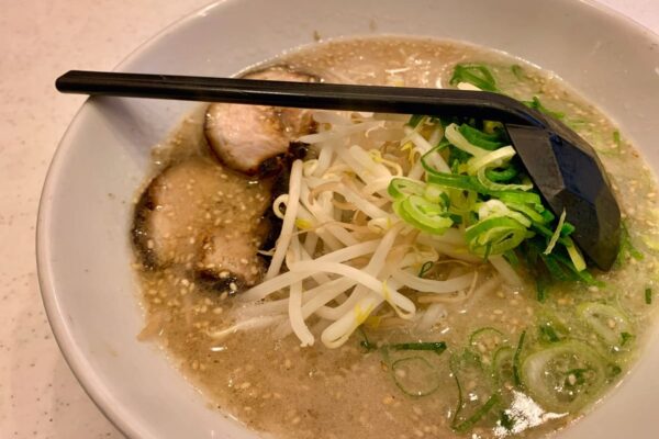 黒兵衛 箕面総本店のくろとんラーメン3