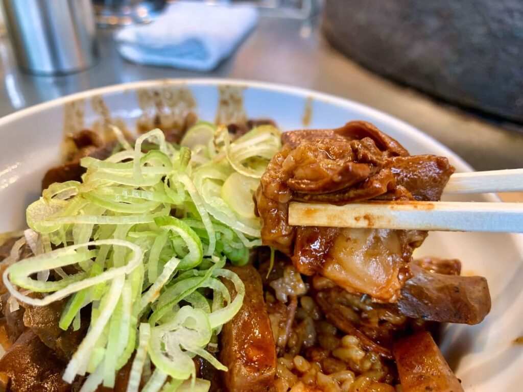 牛丼 ホルモン きつねやのホルモン丼実食