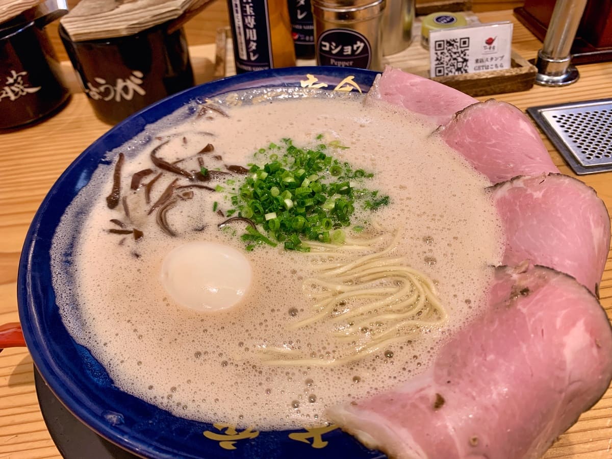 博多一幸舎総本店で最上級に濃厚な豚骨ラーメンを食べてきた | 現実