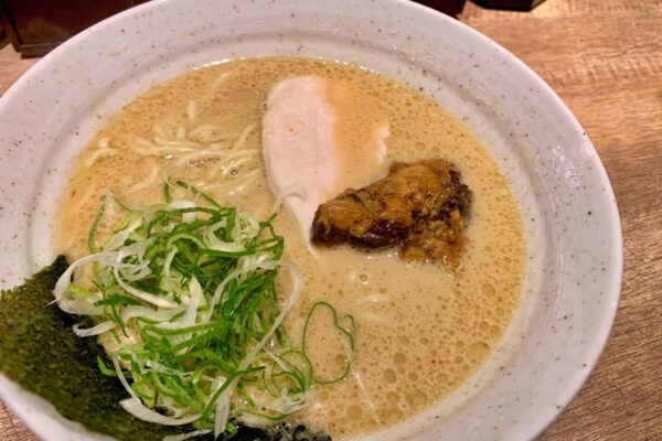 ラーメン会 神戸本店の豚鶏節ラーメン2