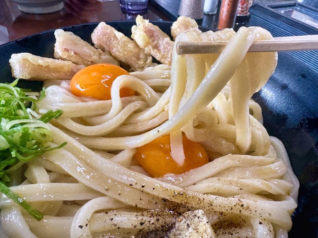 がいな製麺所 加西店のバター釜たま特盛り 実食1