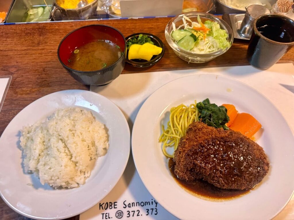 欧風料理もんのビーフカツレツ ライス味噌汁付き1