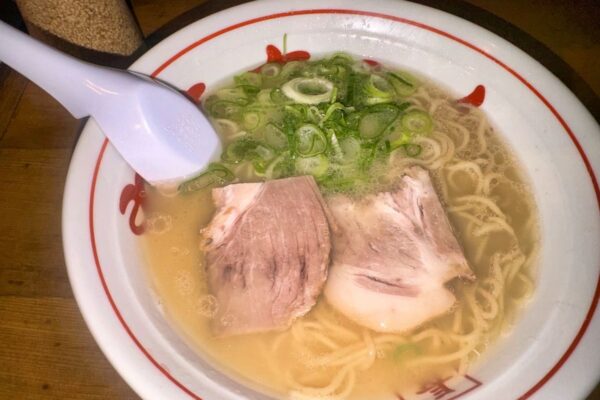 長浜屋台やまちゃん 天神店のラーメン3