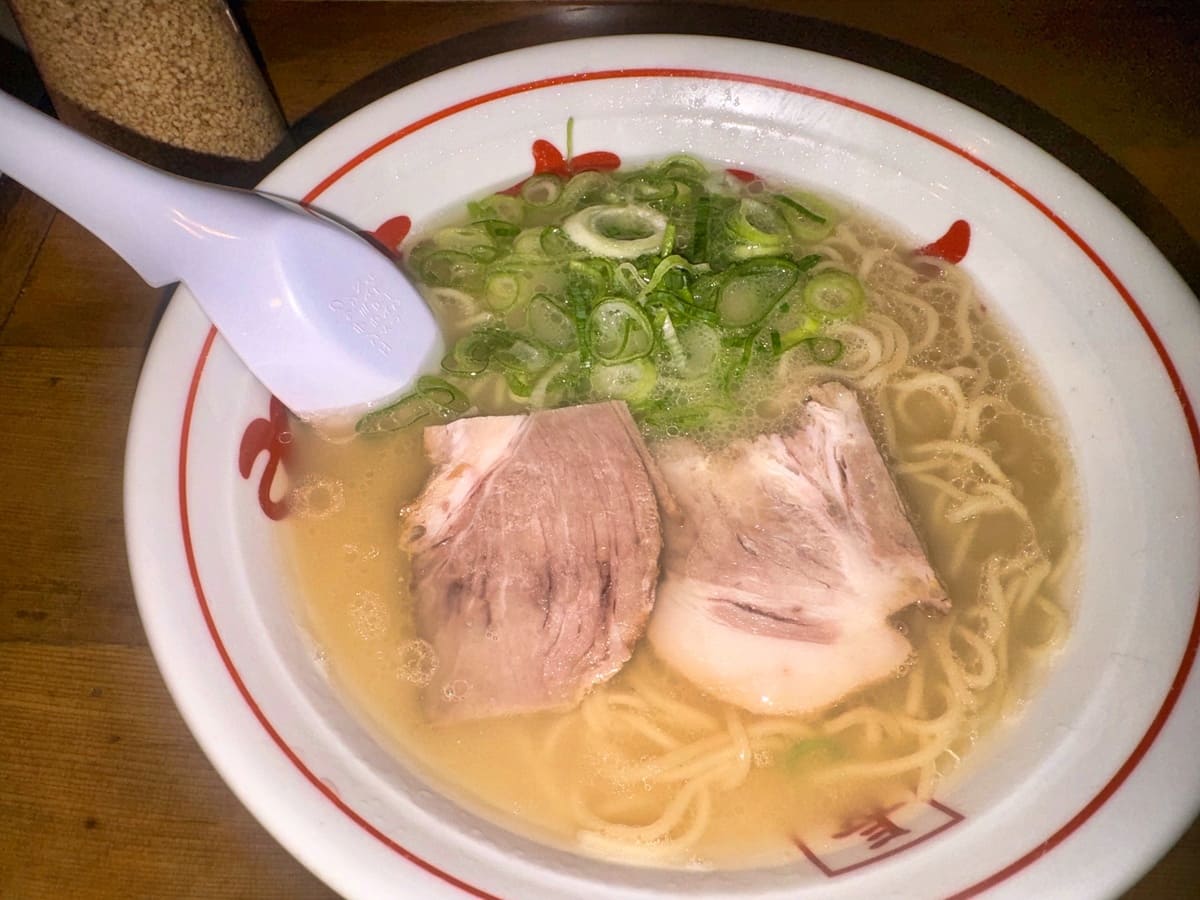 長浜屋台やまちゃん 福岡天神店で正統派長浜ラーメンを試してみた