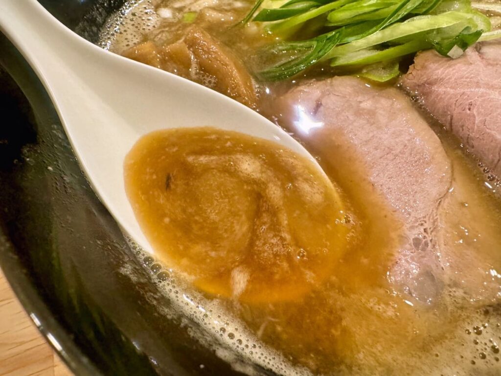 麺屋Kの鶏×魚ラーメン スープ