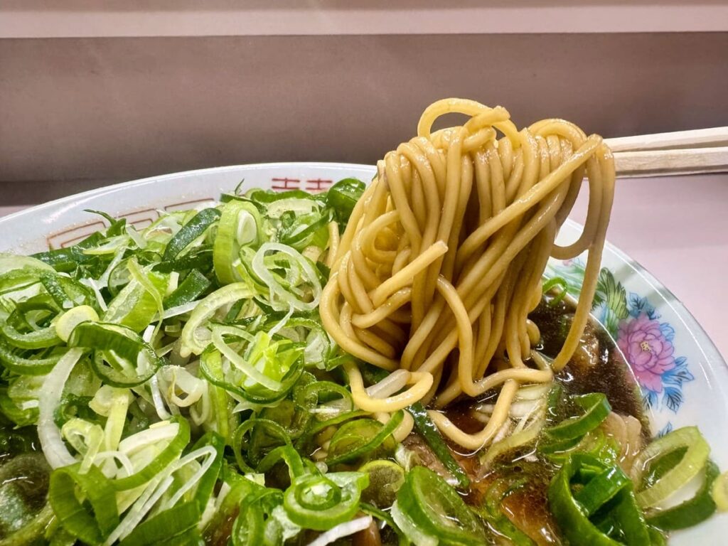 ラーメン親爺のダブルチャーシュー麺 麺