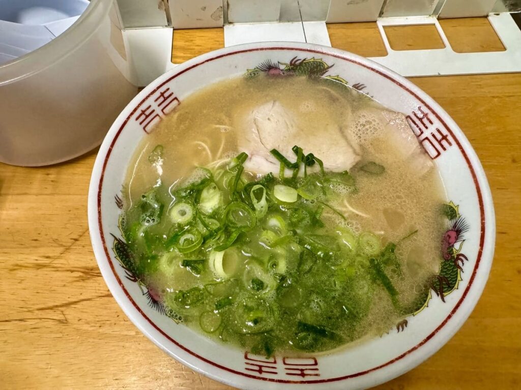 安全食堂のラーメン1