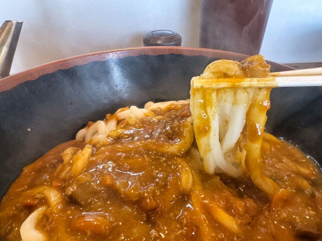 牧のうどん 空港店のカレーうどん 実食1