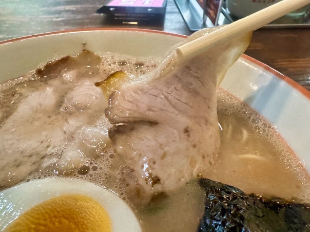 大砲ラーメン 本店のラーメンチャーシュー