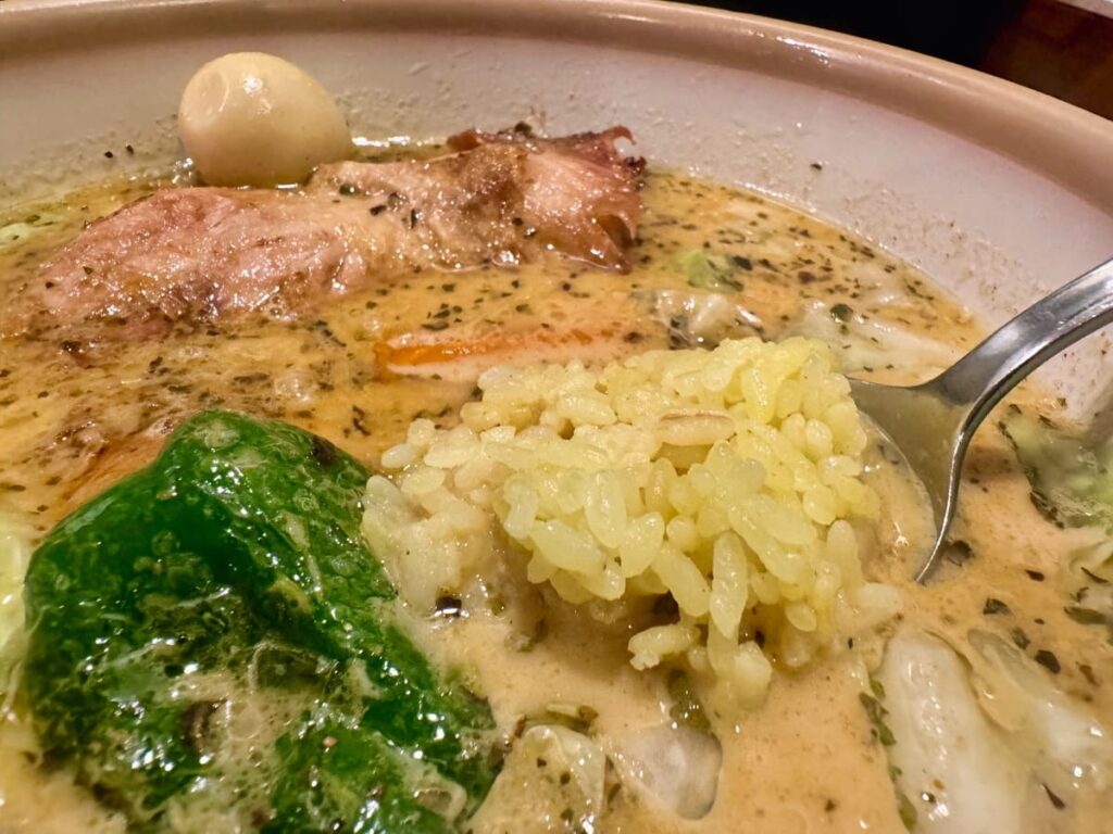 SOUP CURRY KING本店のチキンカリー 実食2