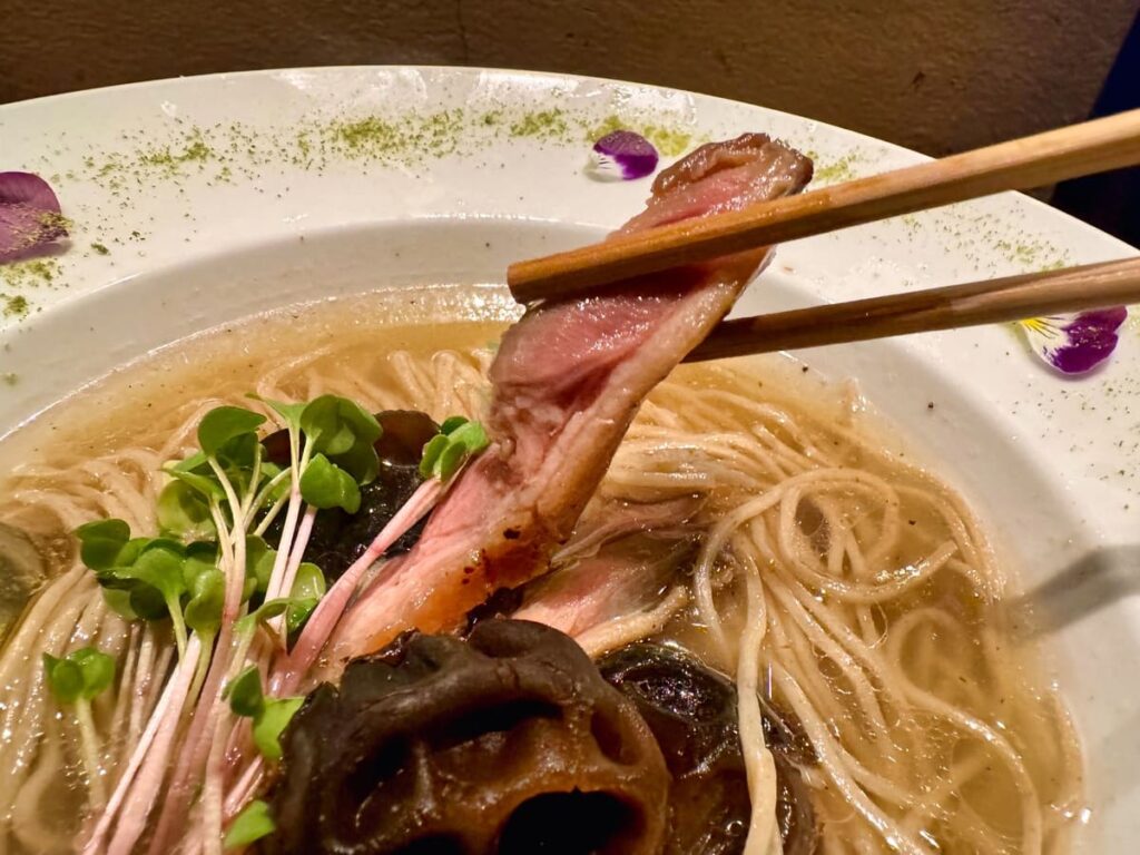 Gion Duck Noodlesの鴨ラーメン鴨チャーシュー