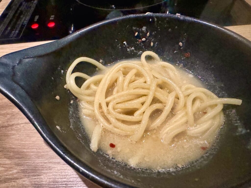 博多もつ鍋おおやま 本店のもつ鍋 みそ味 ちゃんぽん麺 実食