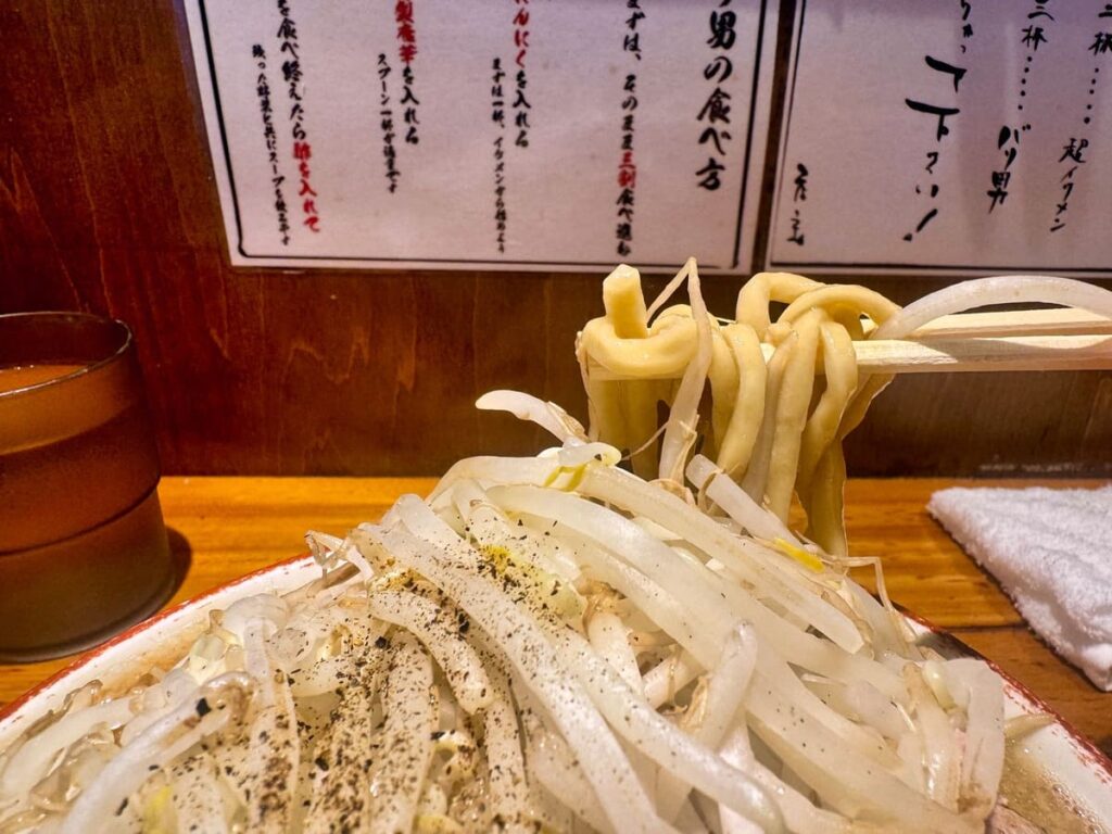 バリ男 新橋本店のらーめん 麺