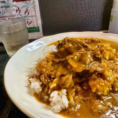 本格カレー カルダモンの牛肉厚切りカレー3