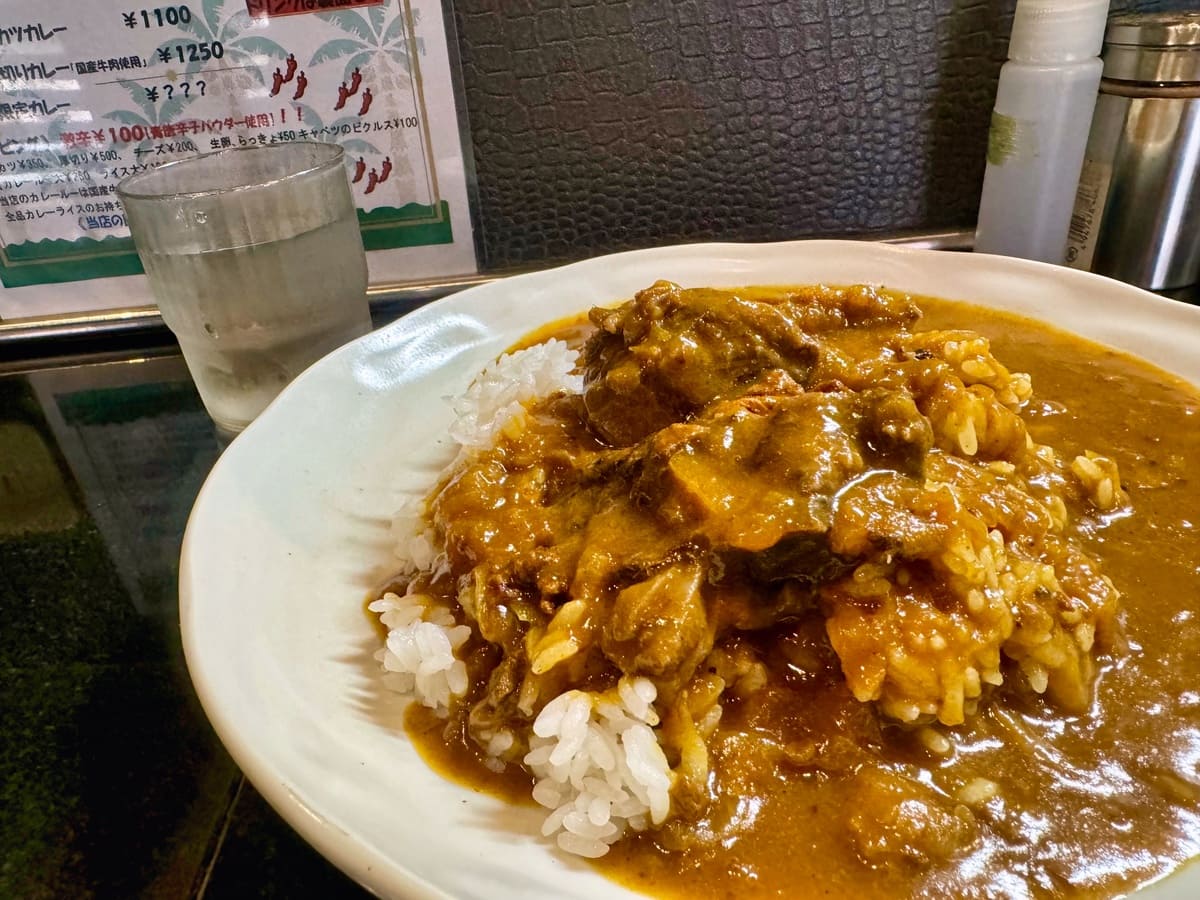 本格カレー カルダモンの牛肉厚切りカレー3