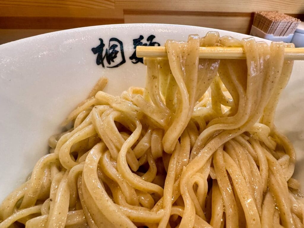 中華そば桐麺 総本店の桐玉実食2