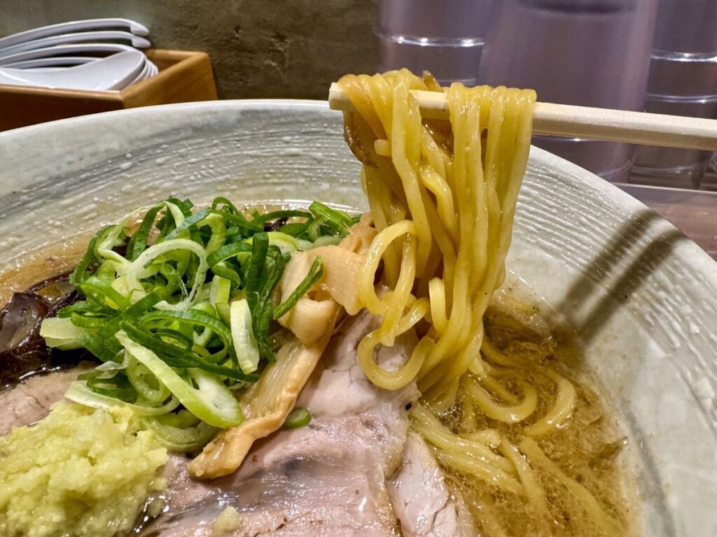 札幌ラーメン柳の味噌らーめん 麺