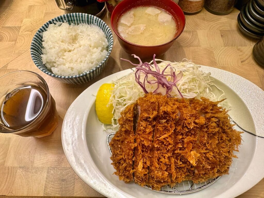 とんかつ檍 蒲田本店の沖縄あぐー豚の極上ロース定食1