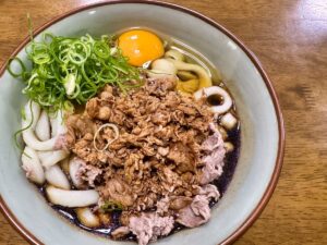 伊勢うどん ちとせの肉月見伊勢うどん3