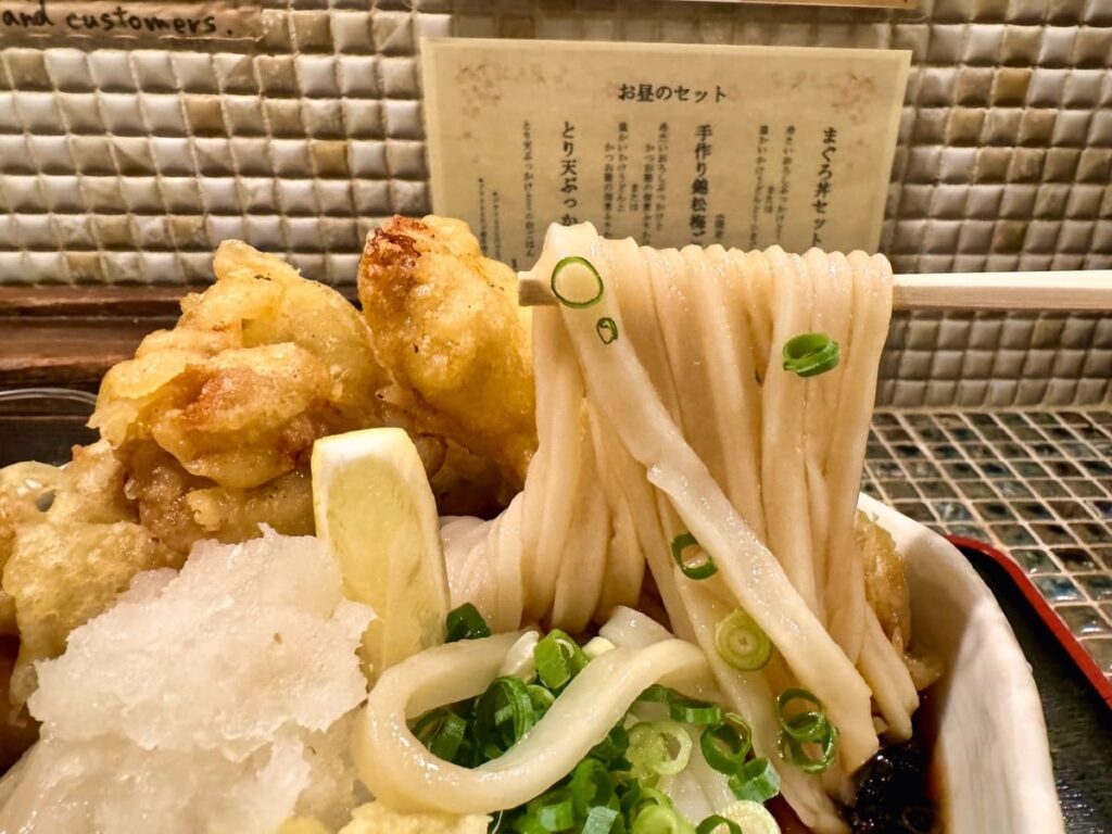 たけうちうどん店の冷やしとり天ぶっかけ大盛 麺