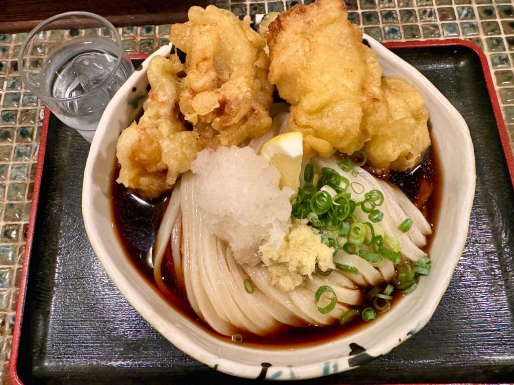 たけうちうどん店の冷やしとり天ぶっかけ大盛1