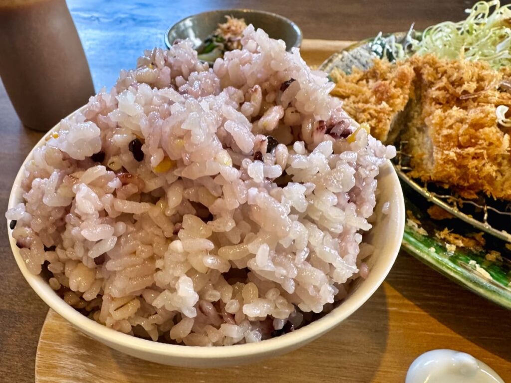 ぽくぽくの塩で食べるサクサクとんかつのセット 雑穀米ご飯おかわり