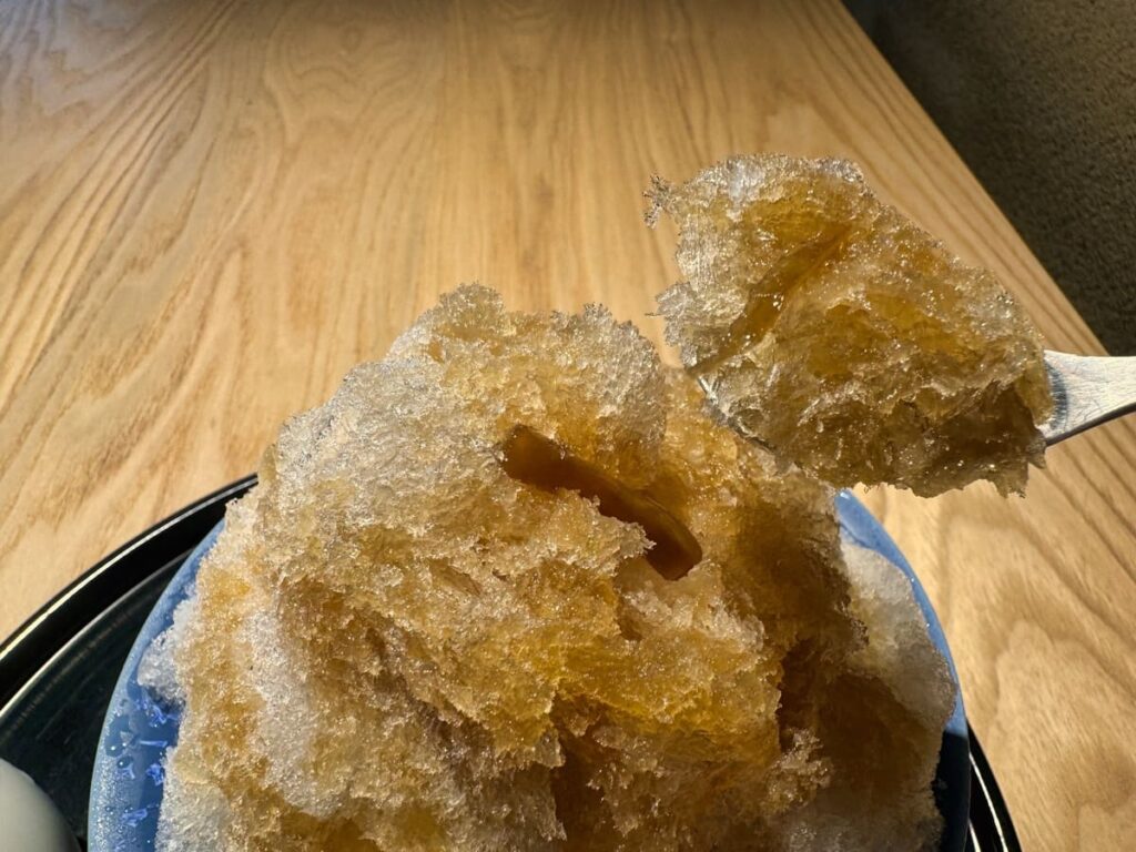 鍵善良房 高台寺店のかき氷(生姜) 実食