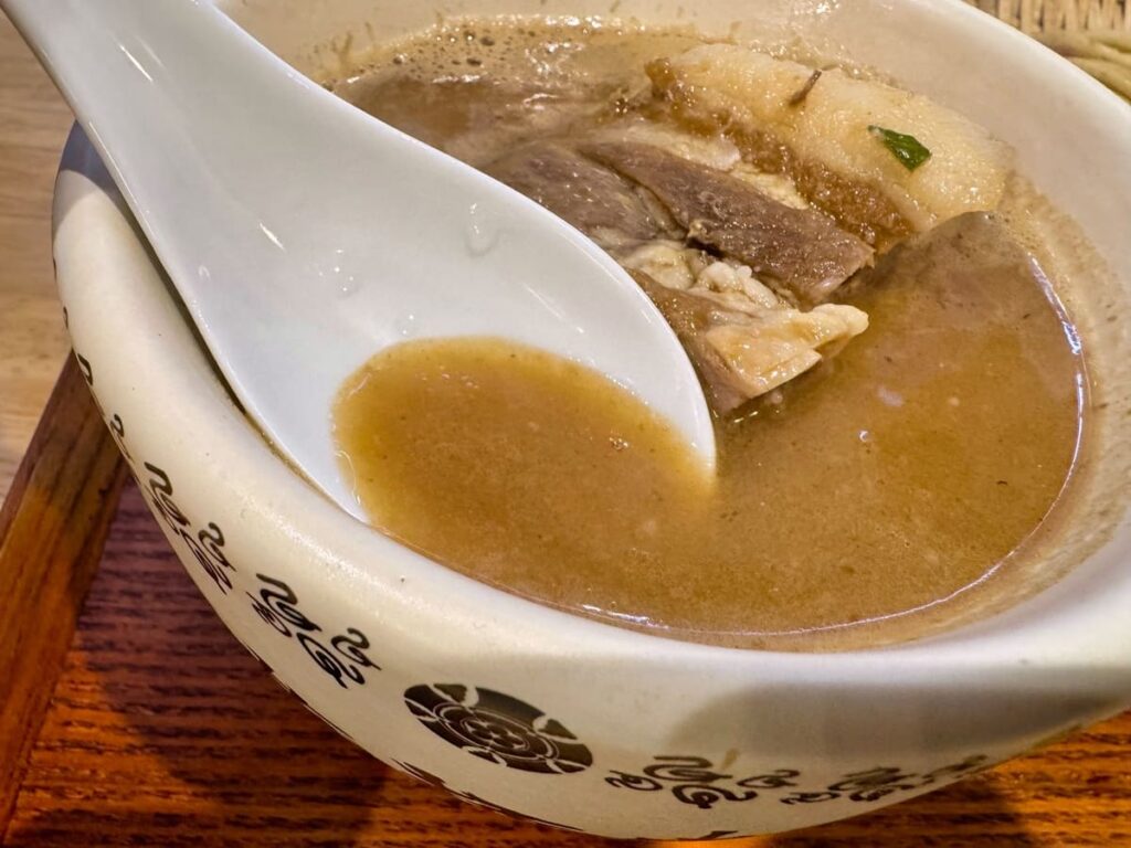 人類みな麺類 つけ麺専門店のつけ麺原点 スープ
