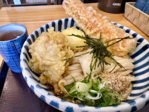 自家製麺 うどん 讃式のちく玉天とかしわ天ぶっかけ3