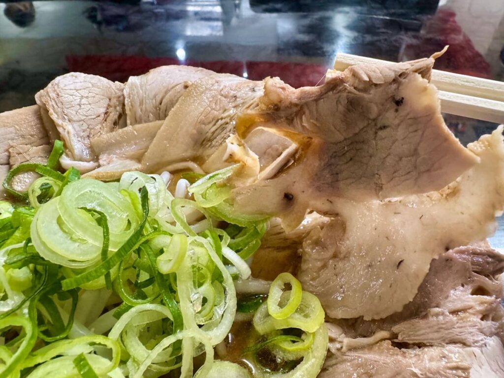 らぁめんみやの肉増しラーメン チャーシュー