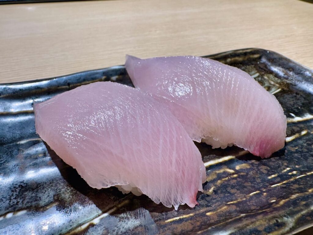 魚屋スタンドすしセンター 裏天王寺のハマチとろ