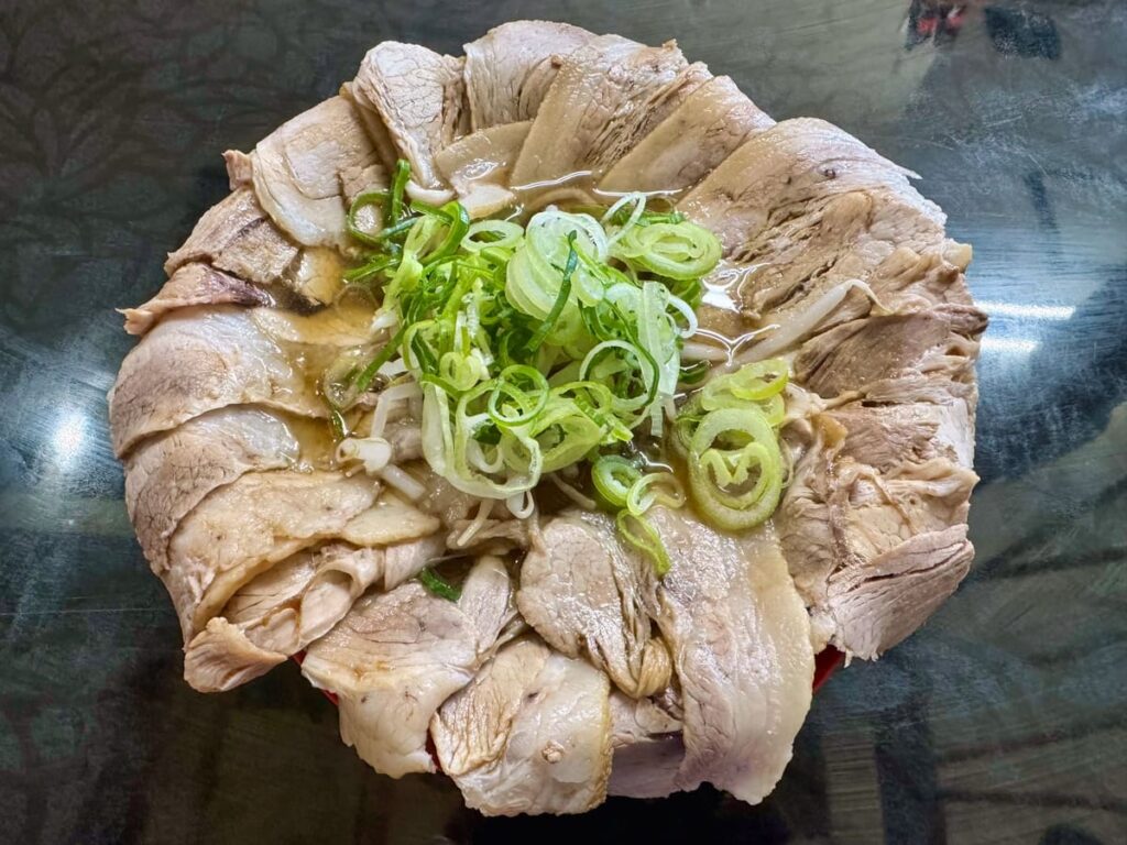 らぁめんみやの肉増しラーメン1