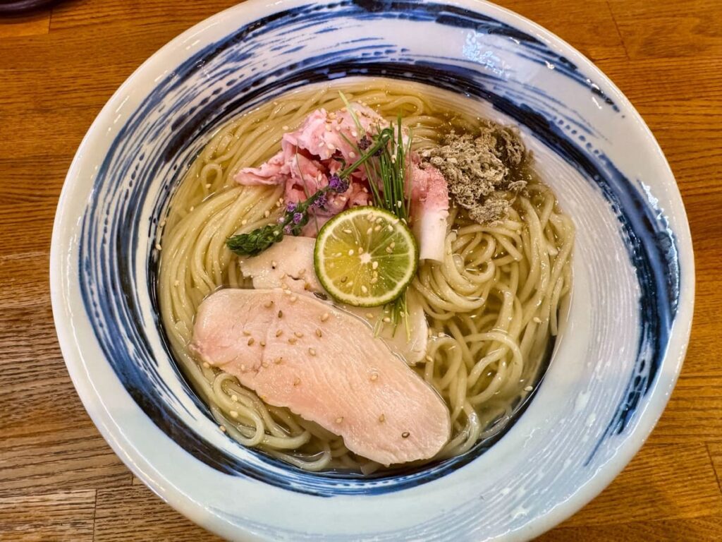 本店尼崎塩元帥の昆布水の冷やし塩ラーメン1